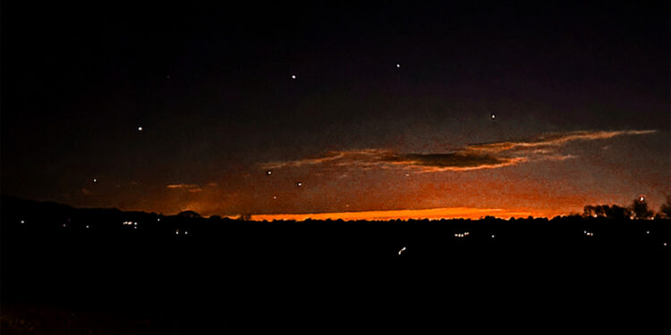 جون كيربي.. المسيرات الغامضة في سماء أمريكا “قانونية”