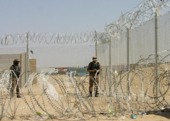 توتر بين طالبان وباكستان قد يتجــــاوز “الخط الافتراضي”