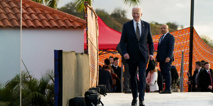 بايدن يعلن تقديم مليار $ لمساعدة الدول الأفريقية