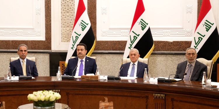 العراق أولا” رئيس مجلس القضاء الأعلى خلال اجتماع الرئاسات وائتلاف إدارة الدولة لمناقشة التطورات في سوريا