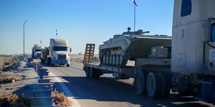 آليات عسكرية من الجيش العراقي تتحرك نحو الحدود السورية