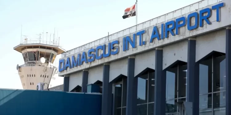 القوات السورية تنسحب من مطار دمشق