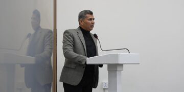 حين تقود التفاهة المجتمعات إلى الهاوية