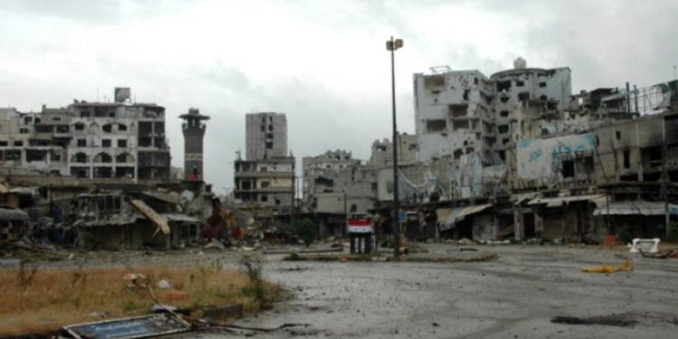 المرصد السوري.. الفصائل المسلحة لم تدخل إلى قلب مدينة حمص حتى الآن