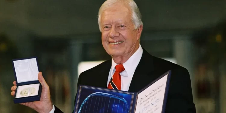 جيمي كارتر يطوي صفحة قرن من الزمن