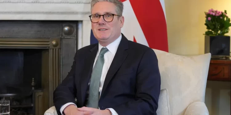 رئيس وزراء بريطانيا سيبدأ أول زيارة لمنطقة الخليج بهدف تعزيز العلاقات