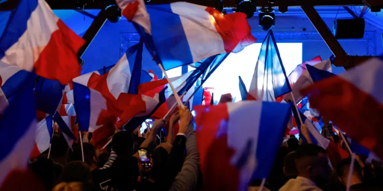 حصاد العام-الديمقراطية تدخل 2025 يشوبها العنف لكنها صامدة