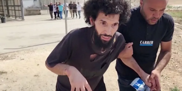 عن كثب-وسط مساعي الهدنة.. فلسطينيون مفرج عنهم من سجون إسرائيل يعانون آثارا نفسية وجسدية