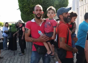 الحرب تهدد مستقبل أطفال لبنان ,,, م”دارس مهجورة وأحلام مؤجلة”