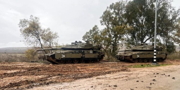 إسرائيل تعلن استهداف طرق تهريب ,, ضربات على جنوب لبنان وشرقه