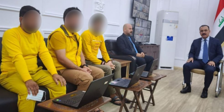 سجناء يبتكرون 3 تطبيقات الكترونية