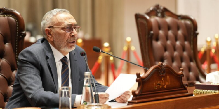 البرلمان.. التصويت على تمديد عمل مفوضية الانتخابات ويمرر قانون الجوازات ويرجئ المخابرات