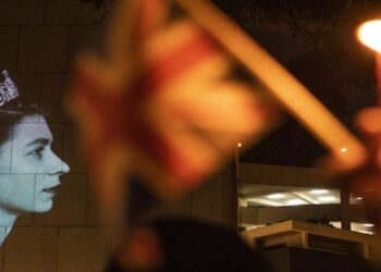 وثائق تكشـــف سرَّا أخفي عن ملكة بريطانيا لسنوات