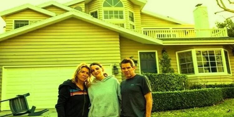 بالفيديو المنزل الناجي الوحيد من حرائق لوس أنجلوس ,,, فيديو