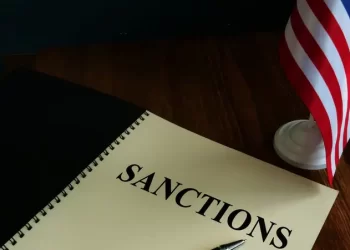 وزارة الخزانة الأميركية تخفـــف القيود المفروضة على سوريا وتبقي على العقوبات