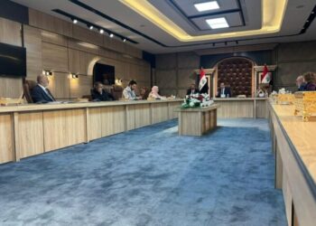 اجتماع حكومي برلماني مشترك لمناقشة موازنة 2025 وتأمين الرواتب