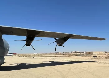 نشاط غير مسبوق بحركة الطائرات العسكرية في عين الأسد