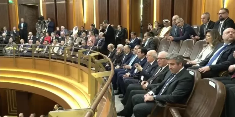 جلسة انتخاب الرئيس اللبناني ,,, شتائم وسباب متبادل وألفاظ خارجة بين نواب