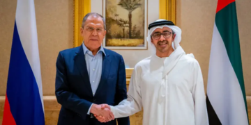 وزير خارجية الإمارات ونظيره الروسي يبحثان التطورات الإقليمية