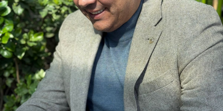 النفاق نافذة خطرة لتدمير العلاقات الإنسانية