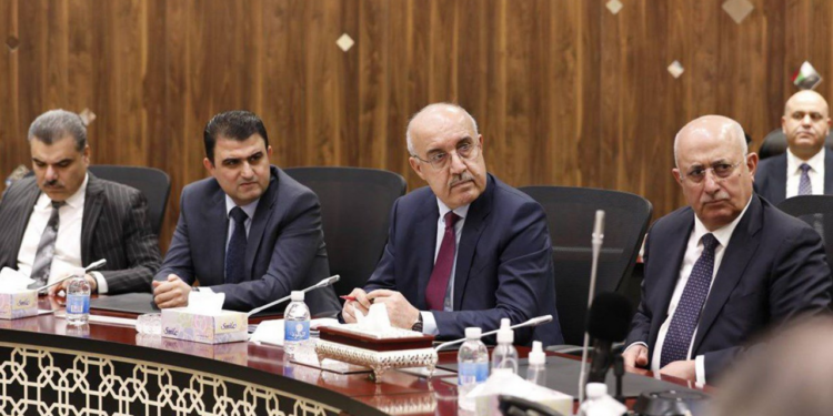 بعد مباحثات نيجيرفان بارزاني.. وفد كوردي يزور بغداد لحسم خلاف الرواتب