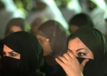 الكويت.. استثناء “الزوجات الأجنبيات” من إجراءات سحب الجنسية
