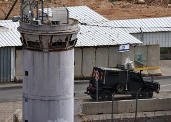 الحكم بالسجن على جندي إسرائيلي اعترف بتعذيب معتقلين فلسطينيين