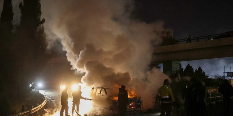 لبنان.. الاعلان عن توقيف 25 شخصا بعد الهجوم على موكب اليونيفيل