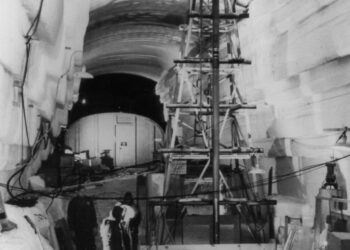 داخل قاعدة عسكرية أميركية سرية تحت جليد غرينلاند