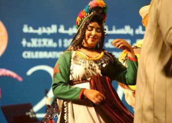 أزياء الأمازيغيات في المغرب… مقاومة بالألوان الزاهية