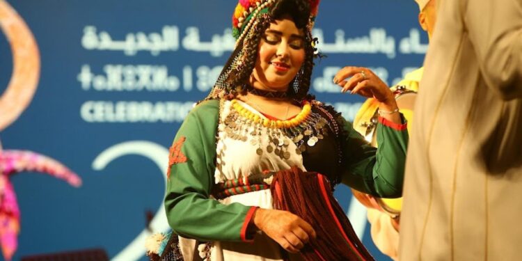 أزياء الأمازيغيات في المغرب… مقاومة بالألوان الزاهية