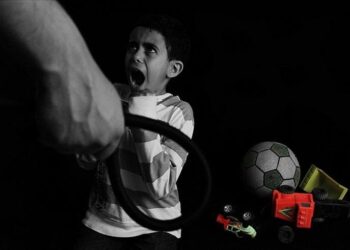 العراق.. ظاهرة العنف ضد الأطفال اصبحت “عرف سائد”
