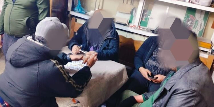 بغداد.. مداهمة “قاعة الميمو” للقمار واعتقال من بداخلها