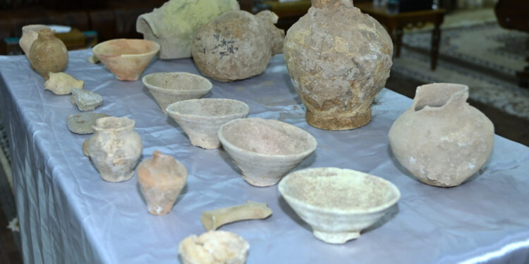 ذي قار.. العثور على 20 قطعة أثرية