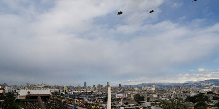 تحليق طائرات إسرائيلية فوق بيروت أثناء تشييع نصر الله