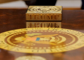 “بطاقة ترامب الذهبية” تمنــح الإقامة في أميركا