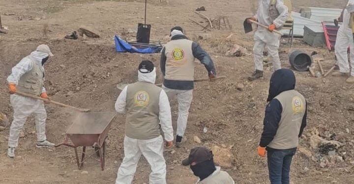 نينوى.. فتح 5 مقابر جماعية لضحايا عصابات داعش الإرهابية