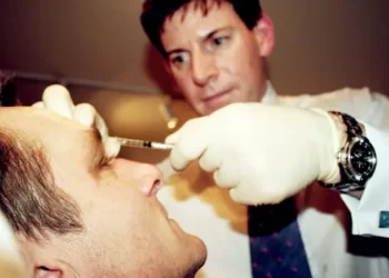 الرجال والتجميل: هل تغيَّر مفهوم الرجولة؟