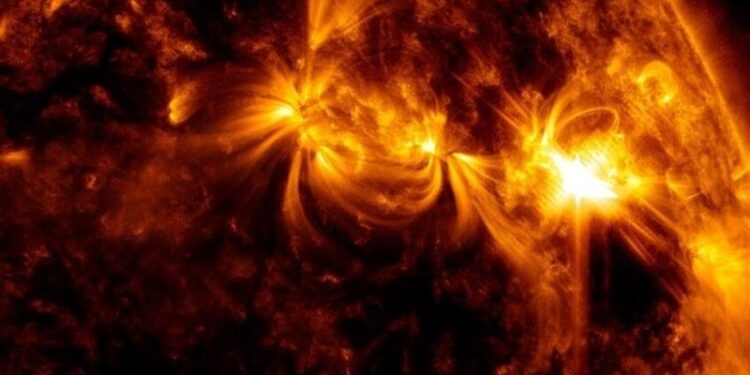 رصد أقوى توهج شمسي عام 2025 وجسيمات مشحونة تتجه إلى الأرض