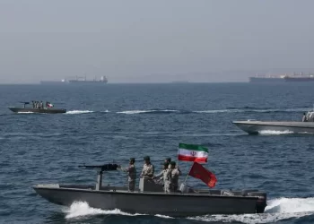 إيران تهدد بإغـــلاق مضيق هرمز