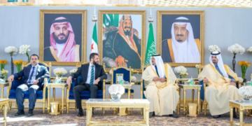 الشرع يصل إلى الرياض في أول زيارة رسمية