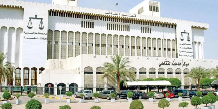 الكويت.. حبس عسكري “حرَّض” على استهداف معسكر للأميركيين