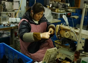 ما تأثير الرسوم الجمركية الجديدة المفروضة من ترامب على الصين