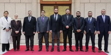 سوريا.. الشرع يجتمع مع أعضاء اللجنة التحضيرية للحوار الوطني