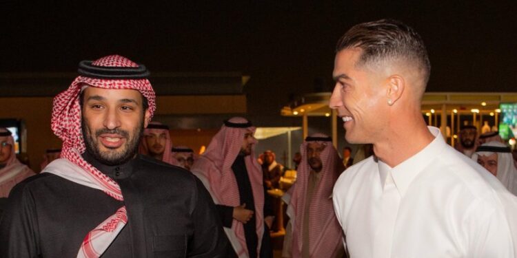 كريستيانو ينشر صورة تجمعه بمحمد بن سلمان