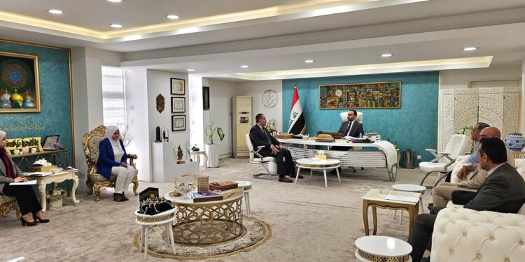الوكيل الأقدم لوزارة الثقافة والسياحة والاثار ابورغيف يلتقي فريق الأمانة العامة لمجلس الوزراء الخاص بتقييم الأداء الحكومي