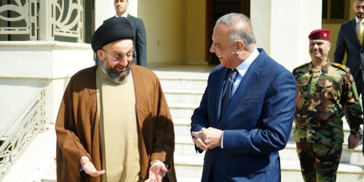 الكاظمي يستقبل عمار الحكيم لتهنئته بعودته إلى بغداد