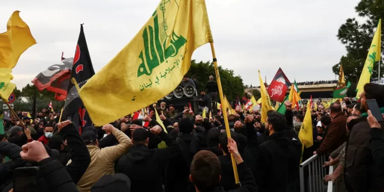 حزب الله ينـــدد بالهجوم على قافلة اليونيفيل في بيروت