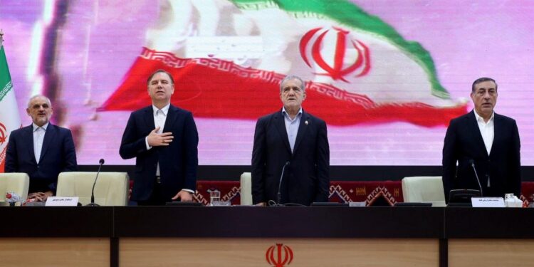 بزشكيان.. مستعدون للتفاوض ولكن ليس تحت العقوبات