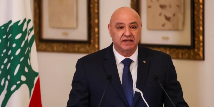 الرئيس اللبناني يندد بالهجوم على قافلة اليونيفيل في بيروت